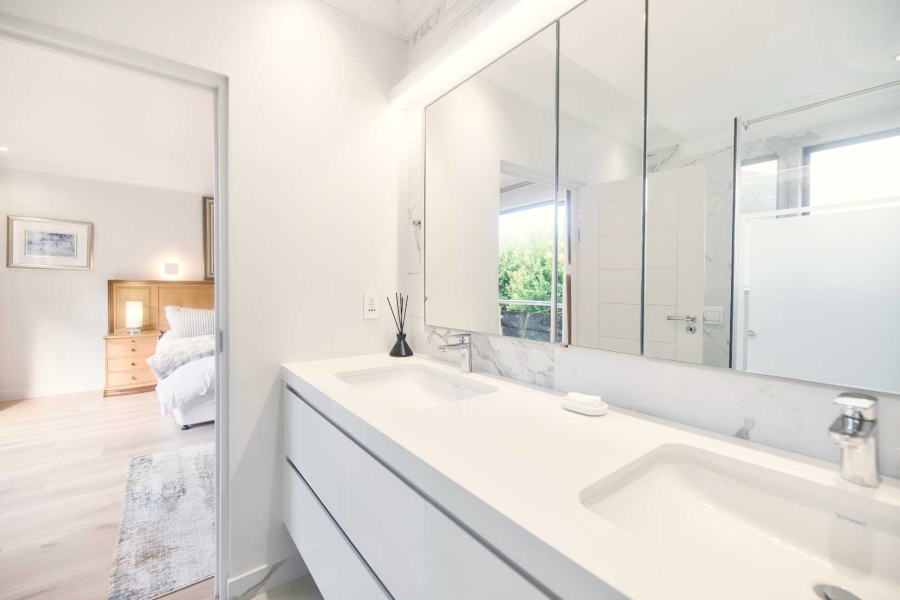 6 Bedroom Property for Sale in Hermanus Heights Western Cape